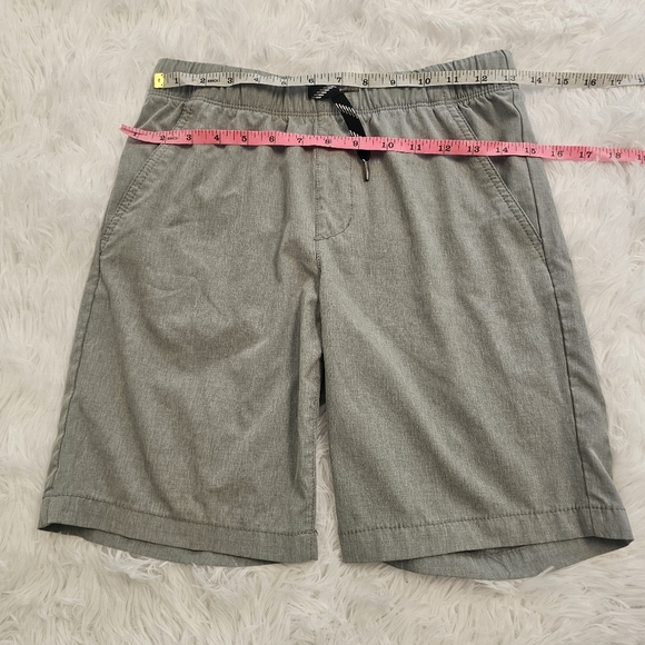 Old Navy Boys Heather Gray Flat Front Shorts Dri Fit Size 14-16 - Picture 7 of 9